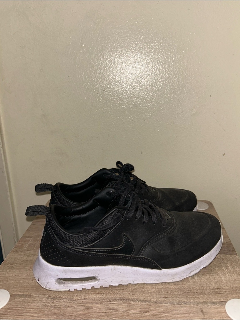 Nike Black Low-Top Athletic Sneakers with White Sole
